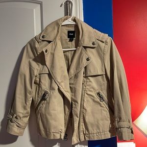 Cream GAP jacket. Size: S